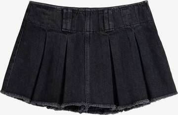 Bershka Skirt in Black: front