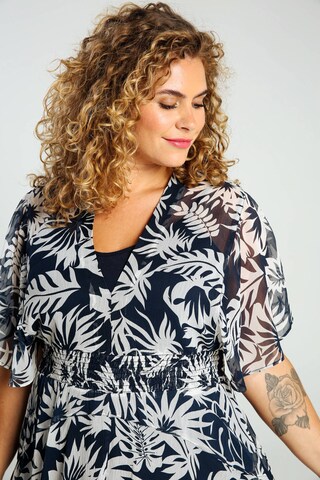 Paprika Kleid in Blau