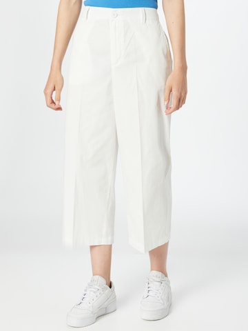 UNITED COLORS OF BENETTON Wide Leg Bukser med fals i hvid: forside