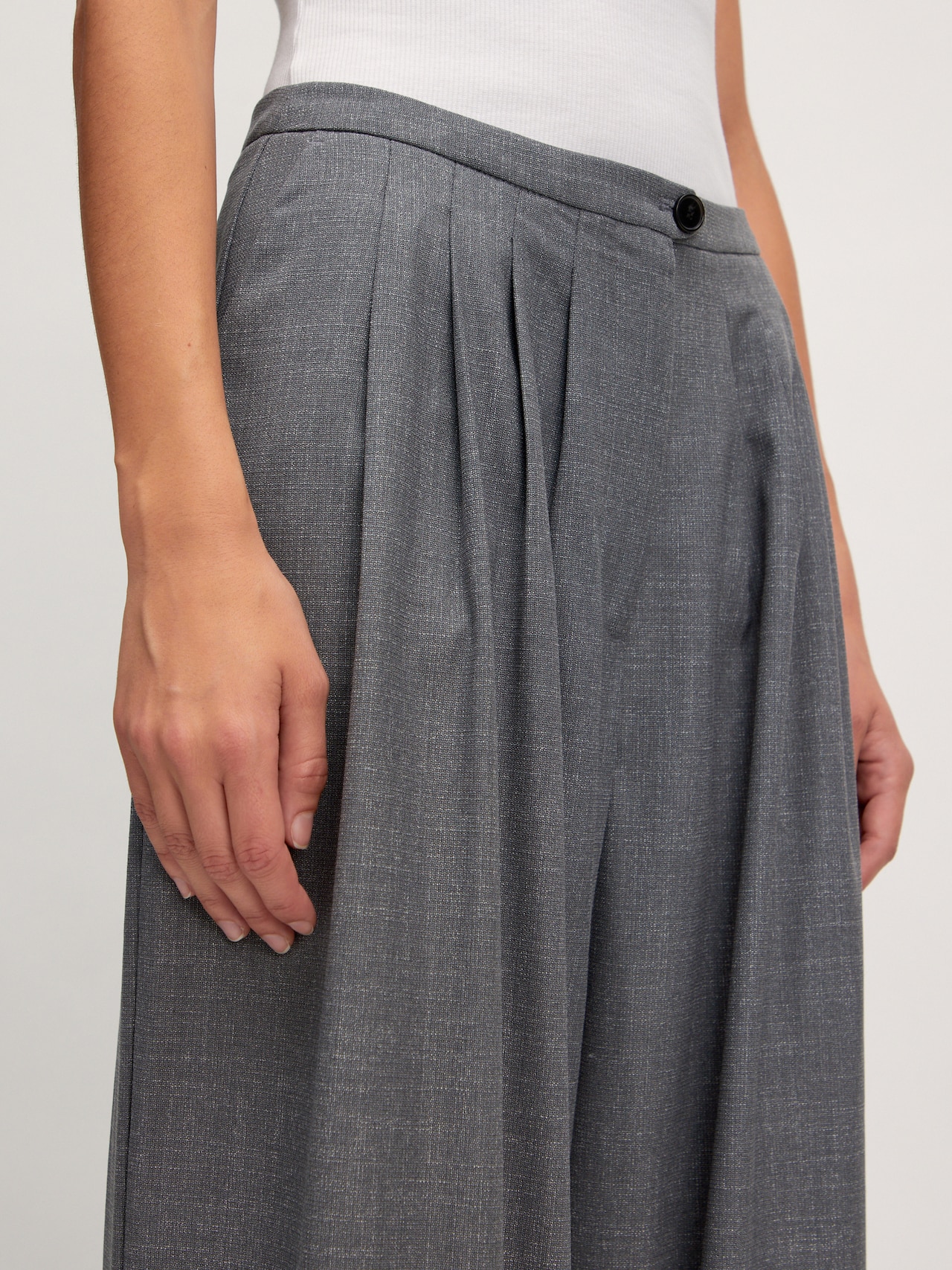 EDITED Pantaloni 'Sandy' grigio