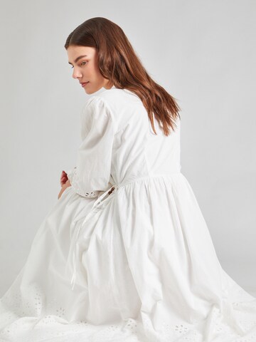 Robe 'LUMA' Y.A.S en blanc