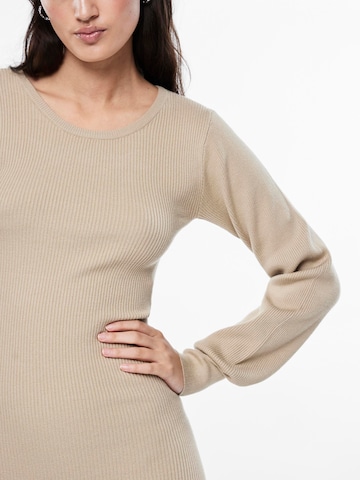 Abito in maglia 'Dicte' di PIECES in beige