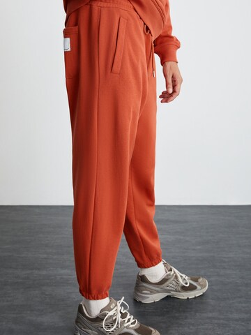 Tapered Pantaloni di Grimelange in rosso: frontale