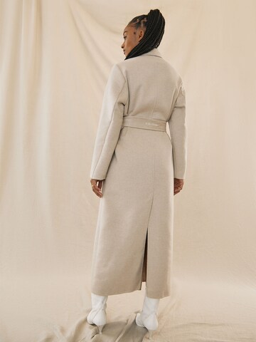 Kendall for ABOUT YOU Between-seasons coat 'Zoey' in Beige