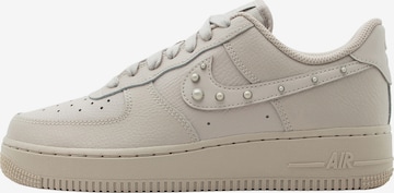 bēšs Nike Sportswear Zemie brīvā laika apavi 'AIR FORCE 1 '07': no priekšpuses