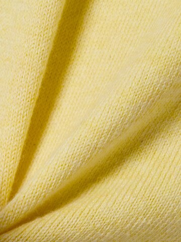 Finshley & Harding Sweater in Yellow