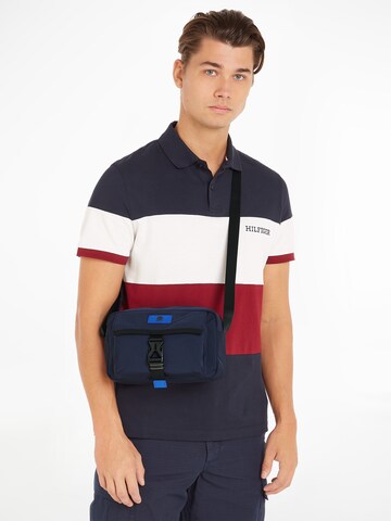 TOMMY HILFIGER Crossbody Bag in Blue: front