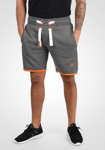 !Solid Regular Trousers 'Benjamin' in Grey: front