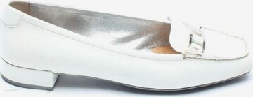 PRADA Flats & Loafers in 37 in White: front