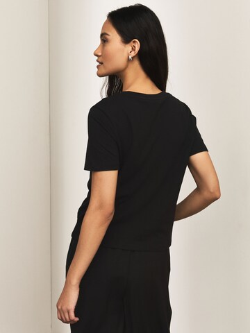 Next Μπλουζάκι σε μαύρο