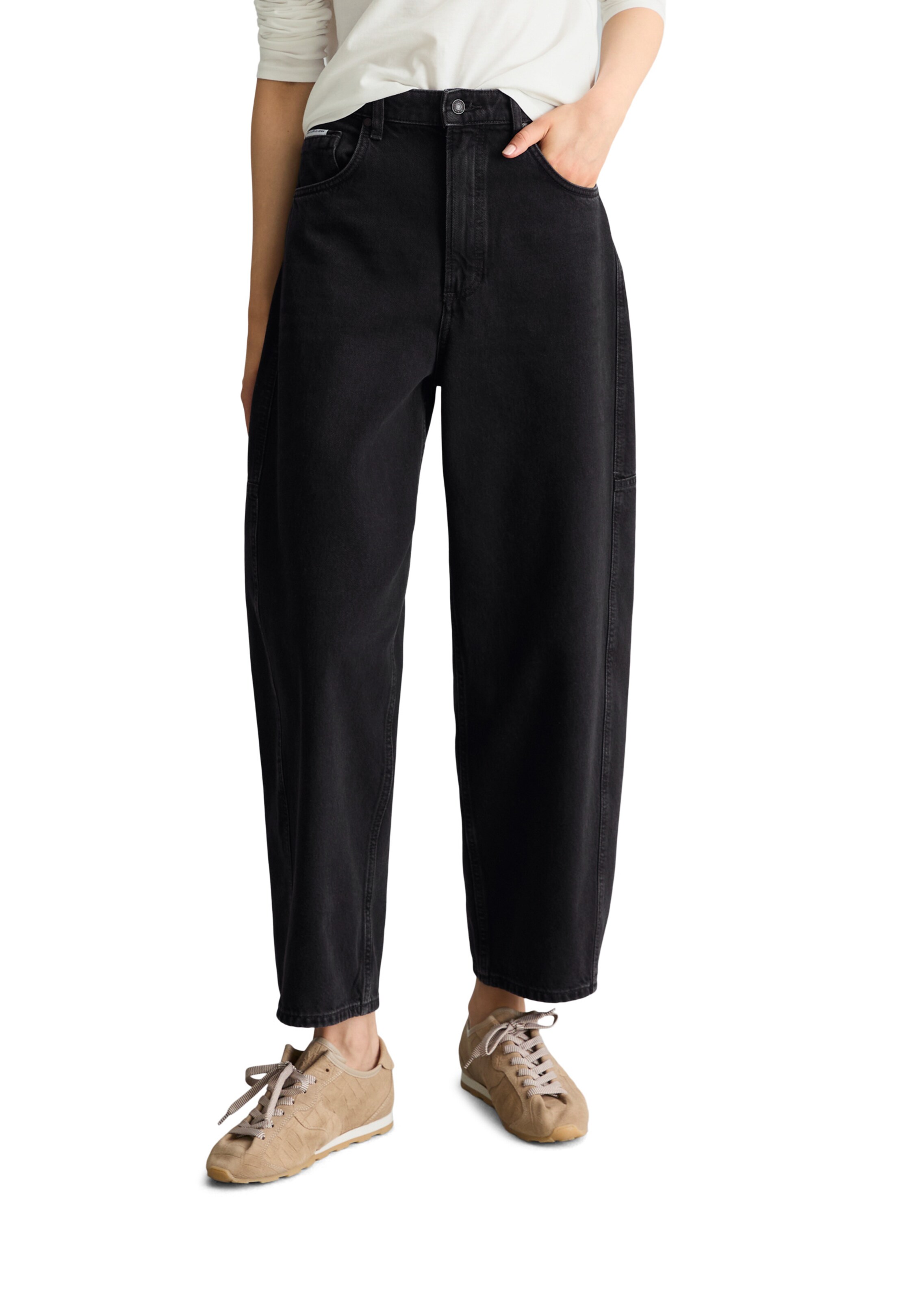 Marc O'Polo DENIM Barrel Jeans 'Enni' in Black: front