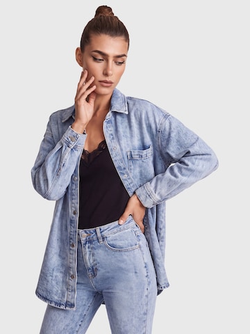 APART Blouse in Blue: front