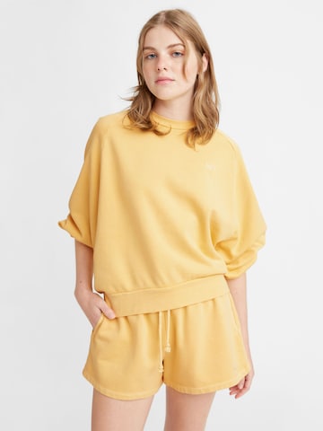 LEVI'S ® Sweatshirt 'Snack Sweatshirt' in Yellow: front