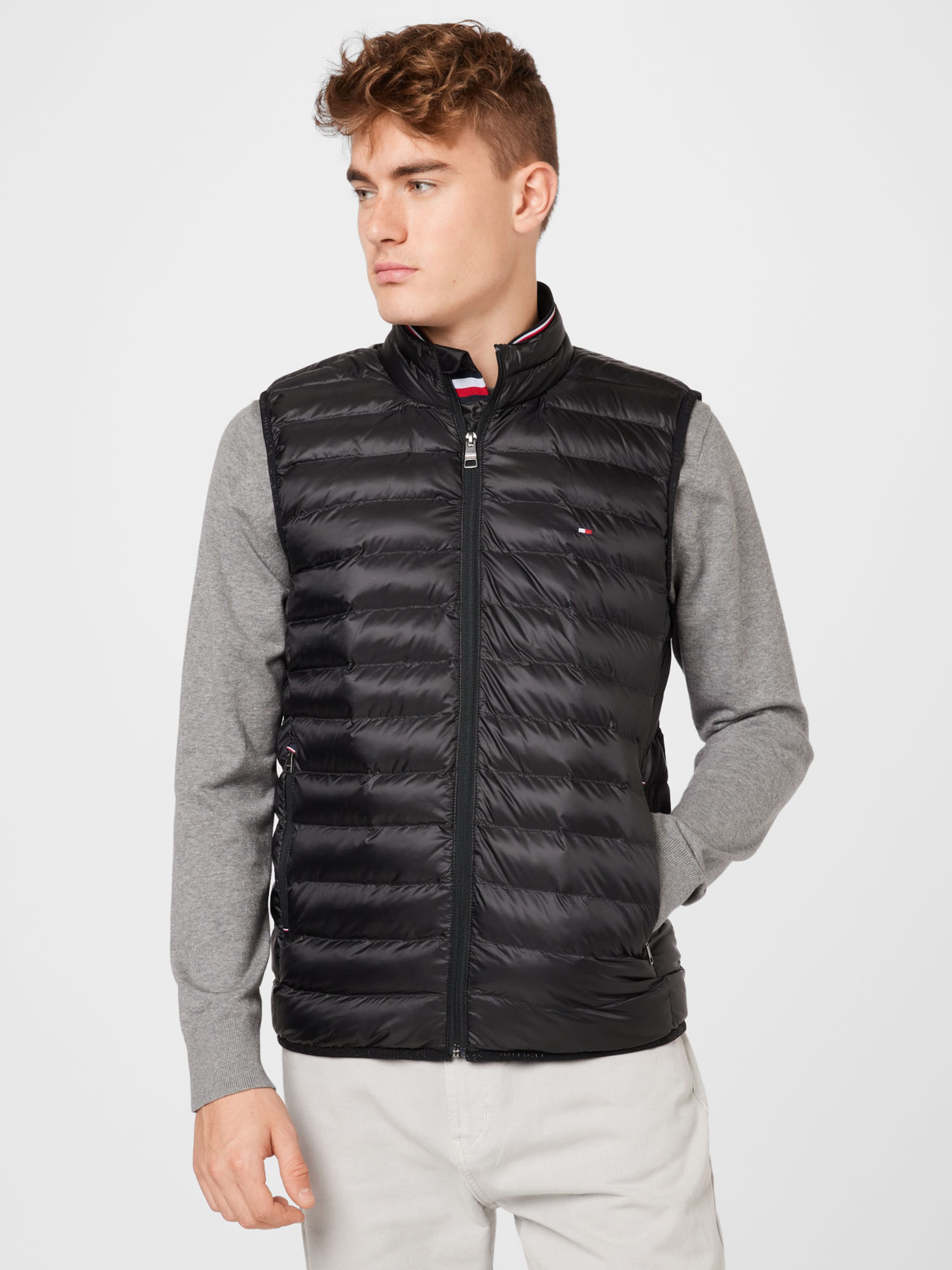 Regular Gilet TOMMY HILFIGER en Noir ABOUT YOU