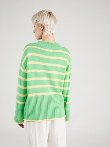 ONLY Пуловер 'HELLA' в зелено