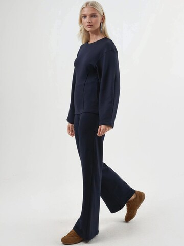 Busem Blouse in Blauw