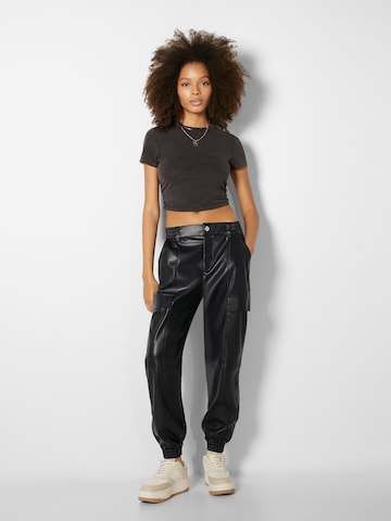 Bershka Tapered Hose in Schwarz