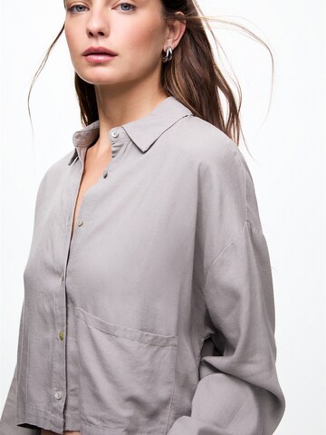 Pull&Bear Bluse in Grau