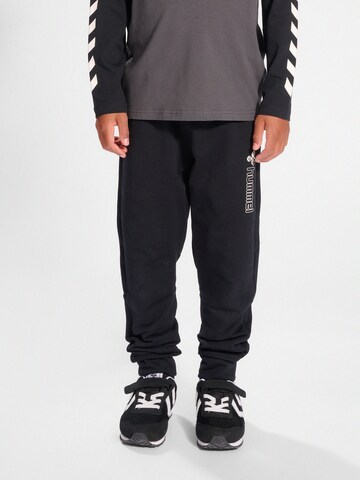 Hummel Regular Hose 'Atlas' in Schwarz: predná strana