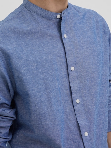 SELECTED HOMME جينز مضبوط قميص بلون أزرق