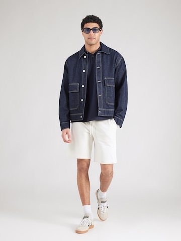 GUESS Regular Shorts in Weiß