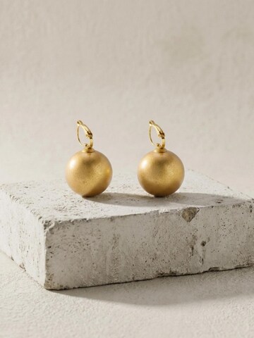 DNSK Copenhagen - Pendientes 'SIGNE Waterproof 18K Gold Plating Statement French Clip - Sanded Stainless Steel' en oro