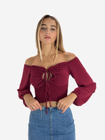 Elara Bluse in Rot: Vorderseite