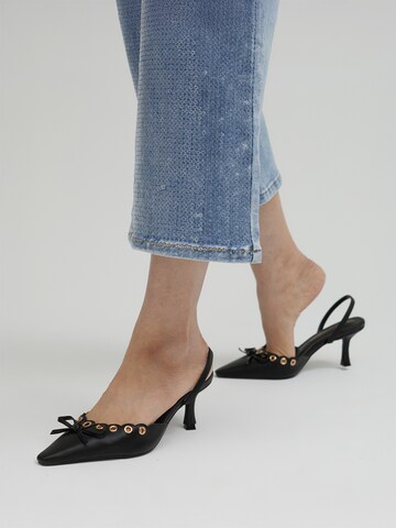 Lola Casademunt Pumps in Black