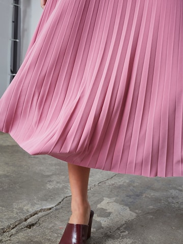 SISTERS POINT Skirt in Pink