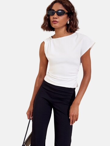 Friends Like These - Blusa en blanco: frente