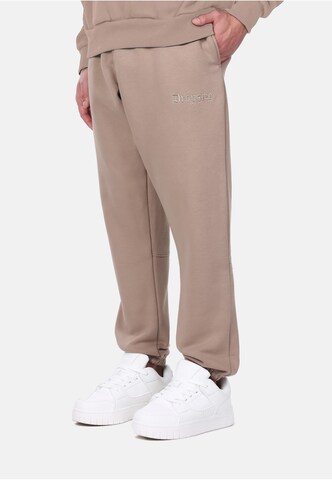 Dropsize Конический (Tapered) Штаны 'Embo V3' в Коричневый