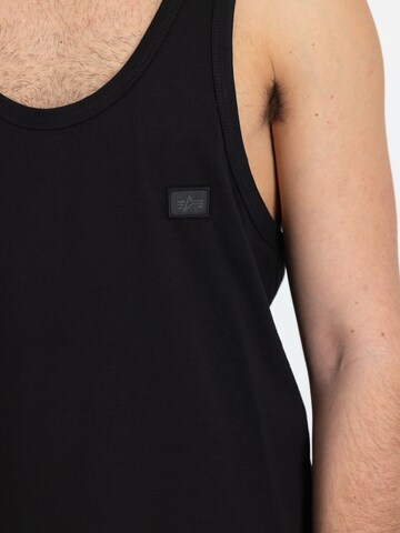 ALPHA INDUSTRIES Tričko – černá