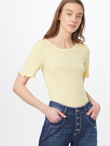 T-shirt 'Issy' modström en jaune : devant