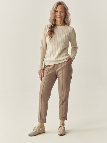 Tapered Pantaloni 'SUMKO' di TATUUM in beige