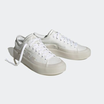 ADIDAS SPORTSWEAR Σνίκερ χαμηλό 'Znsored' σε λευκό