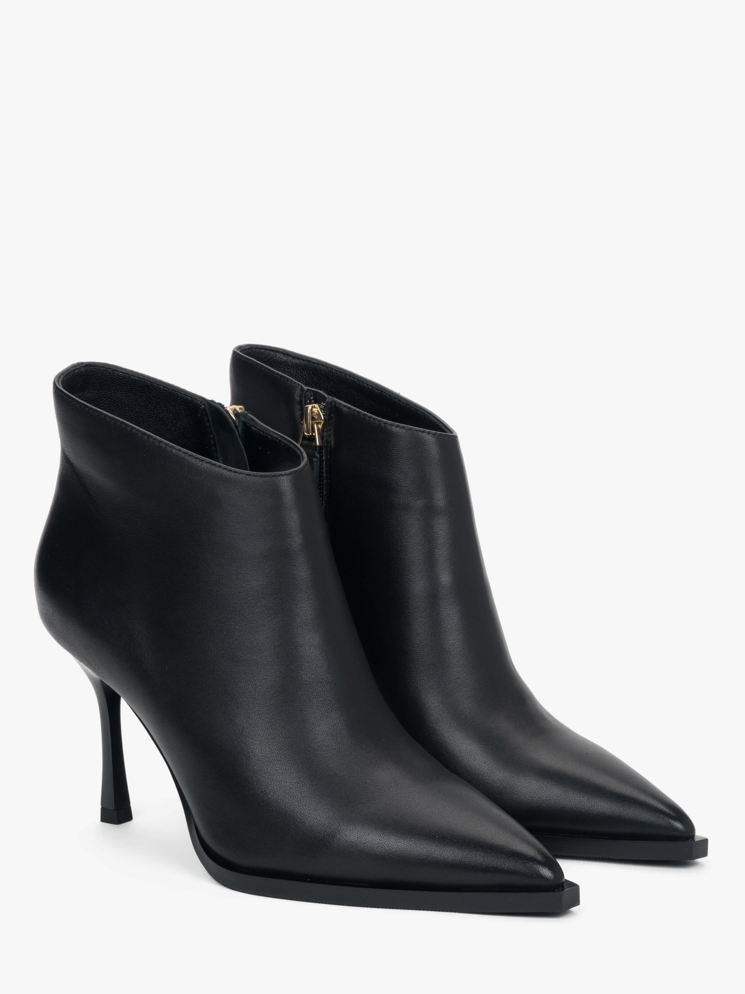 Estro Booties '690-801' in Black