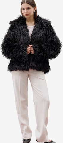 MANUKA Winterjacke in Schwarz: Vorderseite