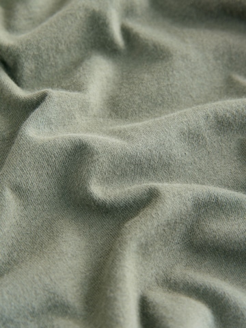 Tricou de la Next pe verde