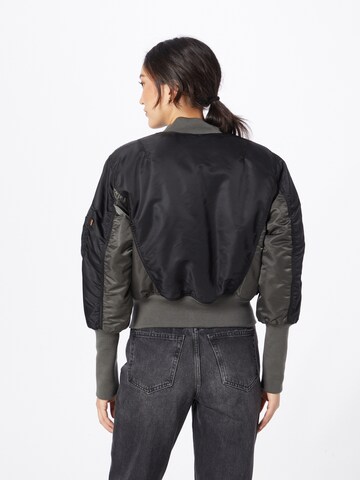 ALPHA INDUSTRIES Prehodna jakna | črna barva