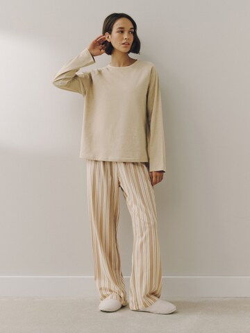 Next - Pijama en beige: frente