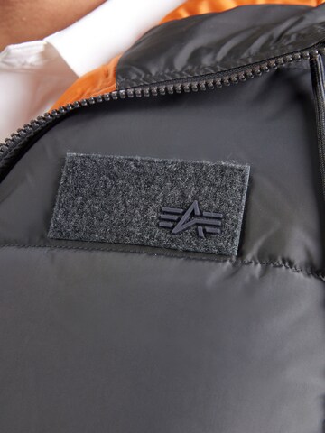 ALPHA INDUSTRIES Kamizelka w kolorze szary