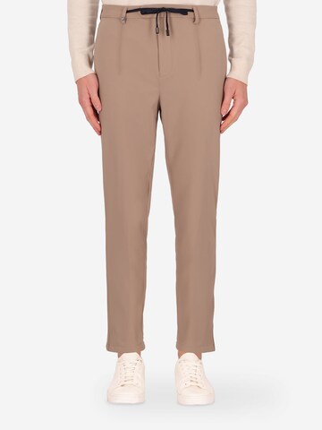 Distretto12 Tapered Pleated Pants 'Rio H.P.' in Beige: front