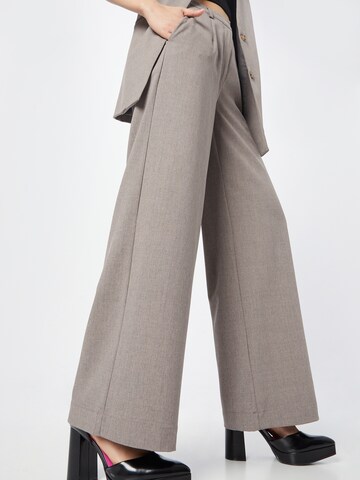 minimum Wide leg Pleat-front trousers in Grey