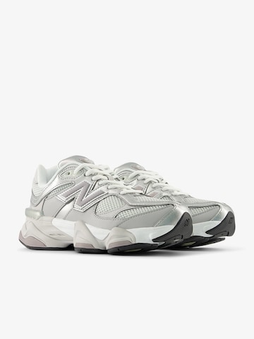 Scarpa sportiva di new balance in grigio