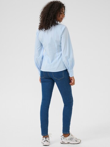 Kaffe - Blusa em azul