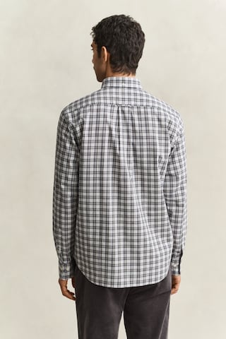 GANT Regular Fit Paita värissä harmaa