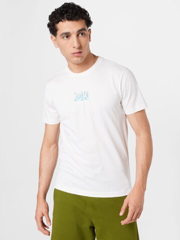 Tricou de la Calvin Klein pe alb: față