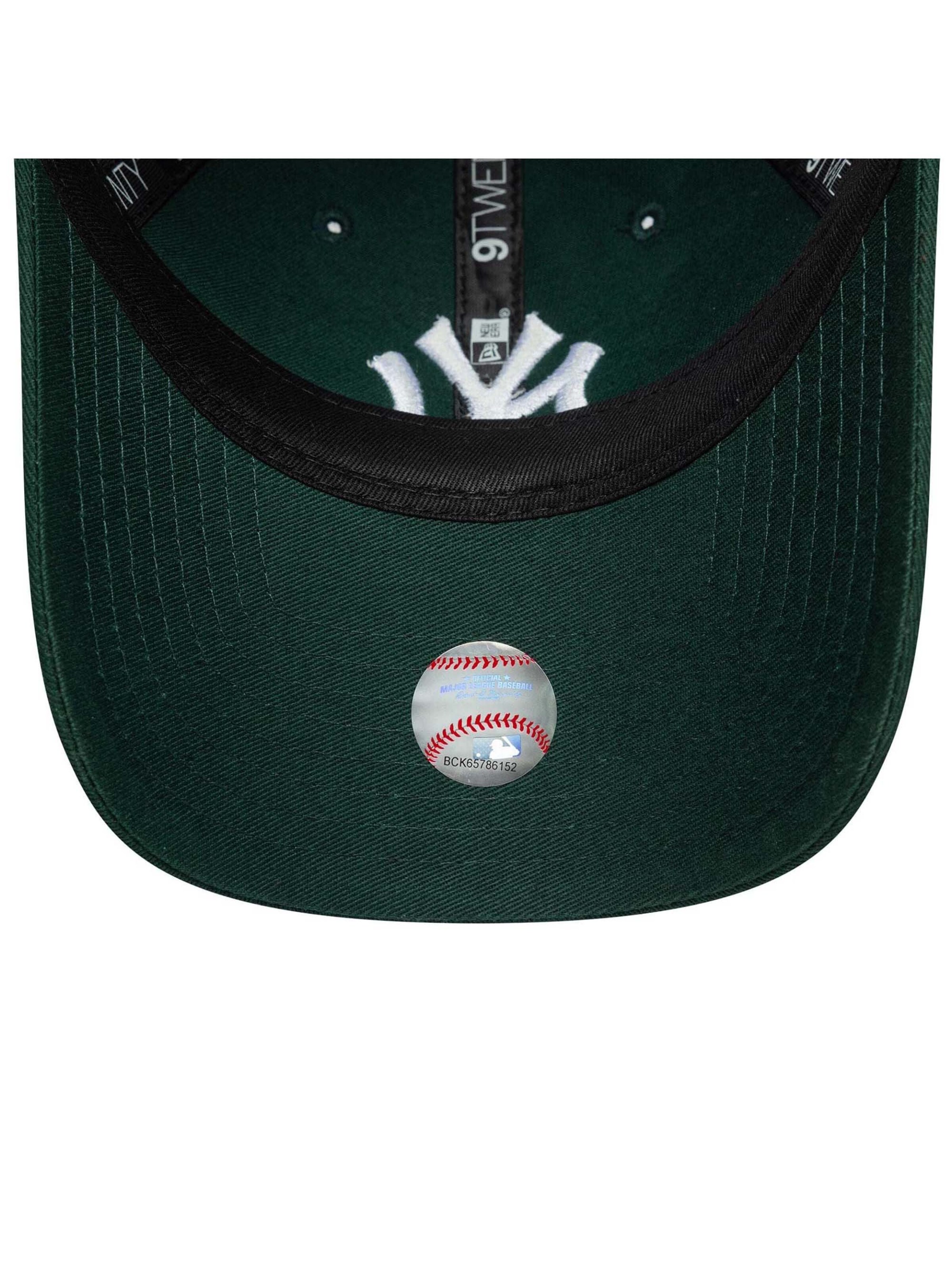 NEW ERA Cap in Green