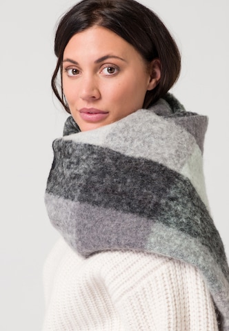 Style Republic Scarf in Black: front
