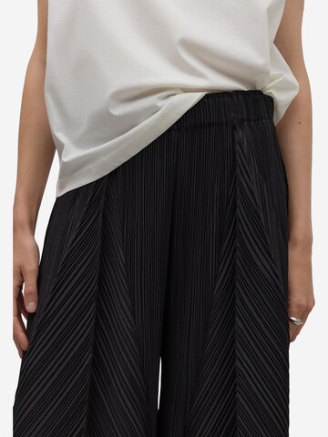 Adolfo Dominguez - Pierna ancha Pantalón en negro